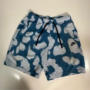 Men’s medium Nike sweat shorts